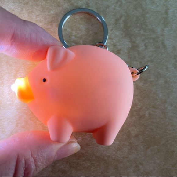 Pig 🐷 Keychain With LED Flashlight - Picture 9 of 12